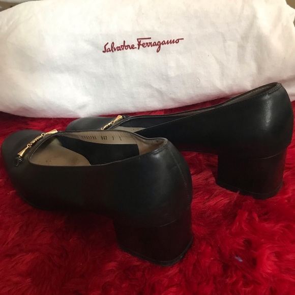 Salvatore Ferragamo black pumps, size 7 C - Picture 11 of 11